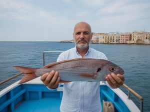La tradizione del pescaturismo in Puglia: un ponte tra mare e cultura marinara