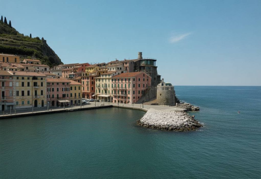 I borghi marinari fantasma d’Italia: paesi sul mare abbandonati tra storia e leggenda