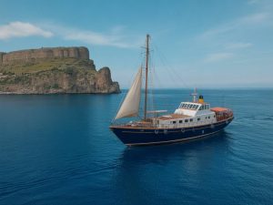 I fari dimenticati della Sicilia occidentale: tra navigazione, miti e paesaggi costieri